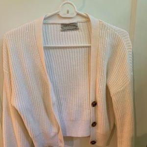 URBAN OUTFITTERS CROPPED SWEATER